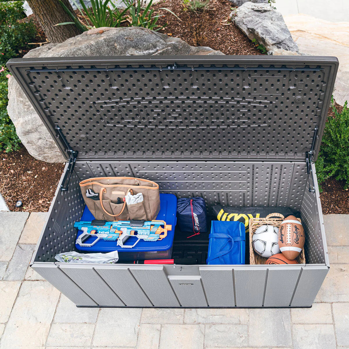 Lifetime 568 Litre Modern Outdoor Storage Deck Box Model 60384U