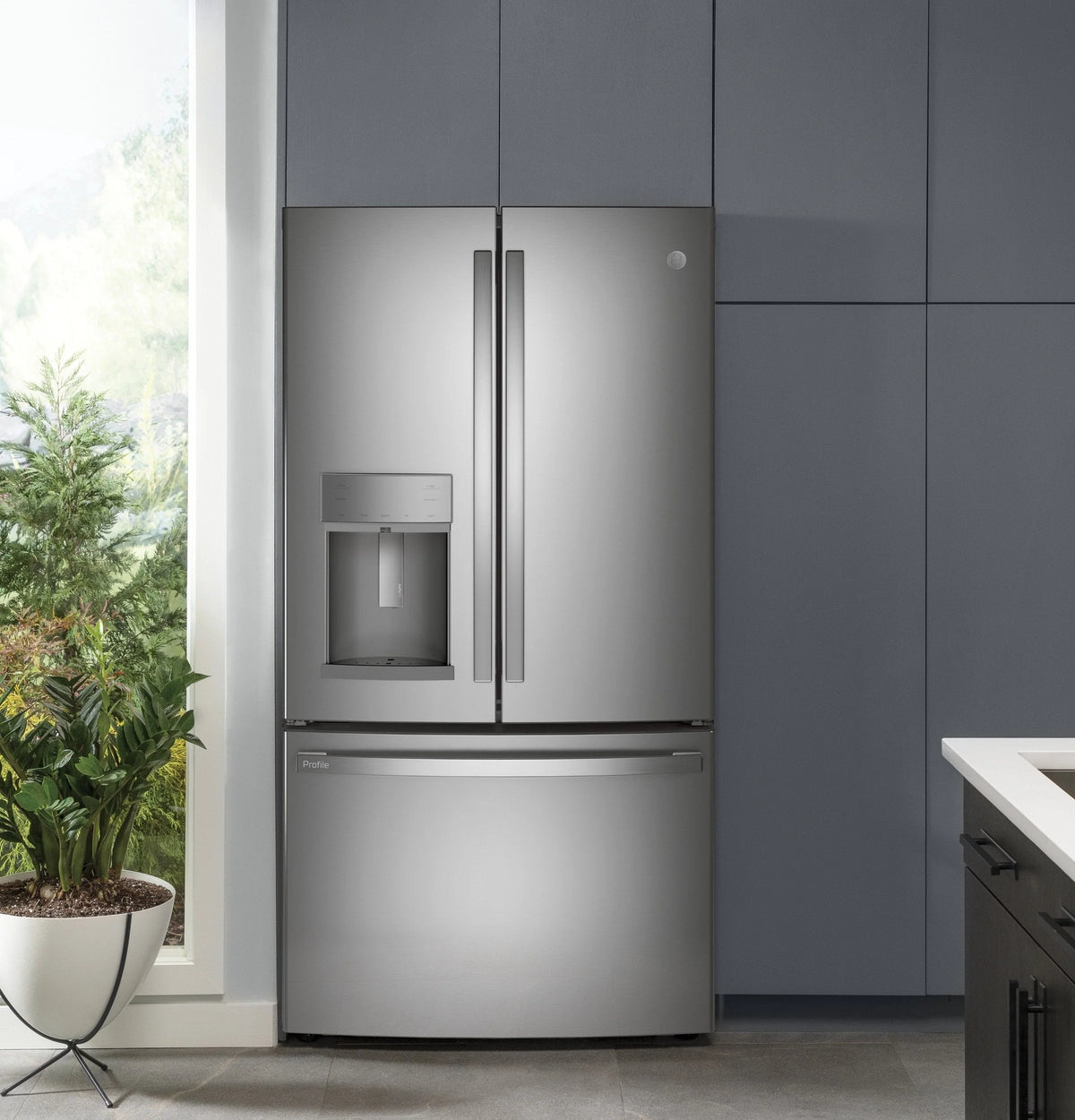 GE Profile? Series ENERGY STAR? 27.7 Cu. Ft. Fingerprint Resistant French-Door Refrigerator with Hands-Free AutoFill